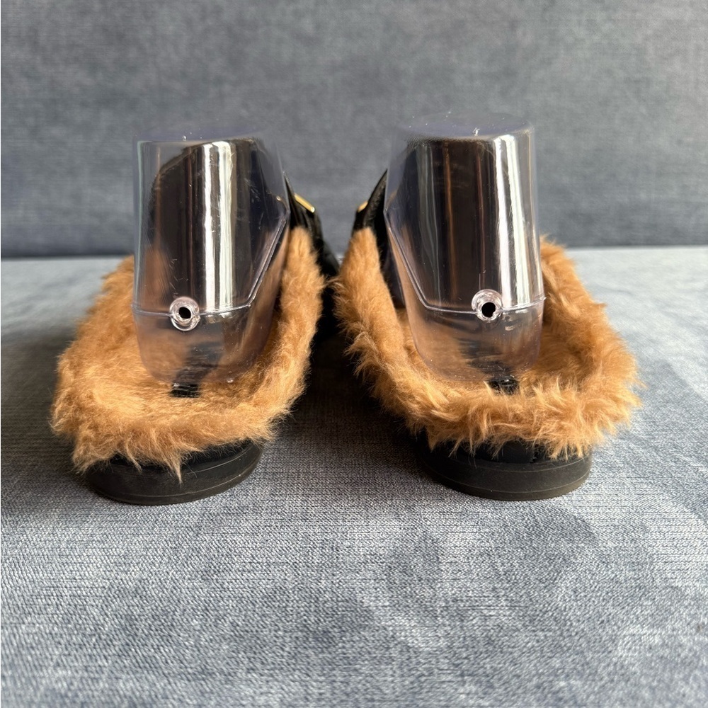 Steve Madden Womens Black Faux Fur Lined Flat Slip On Loafers SZ 9.5 Gold Chain - Picture 4 of 8